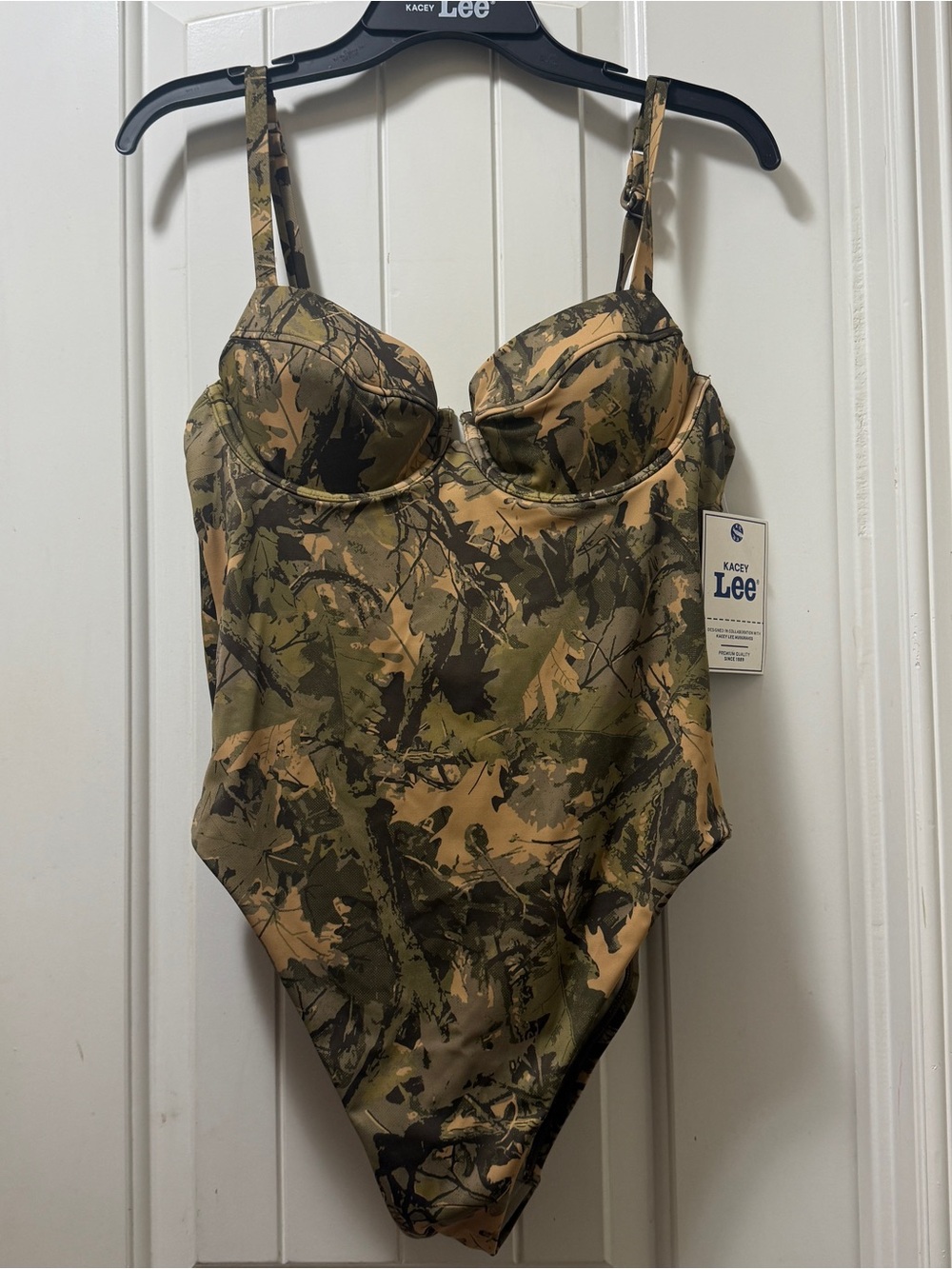 Kacey Lee Women's and Women's Plus Underwire One Piece Swimsuit
